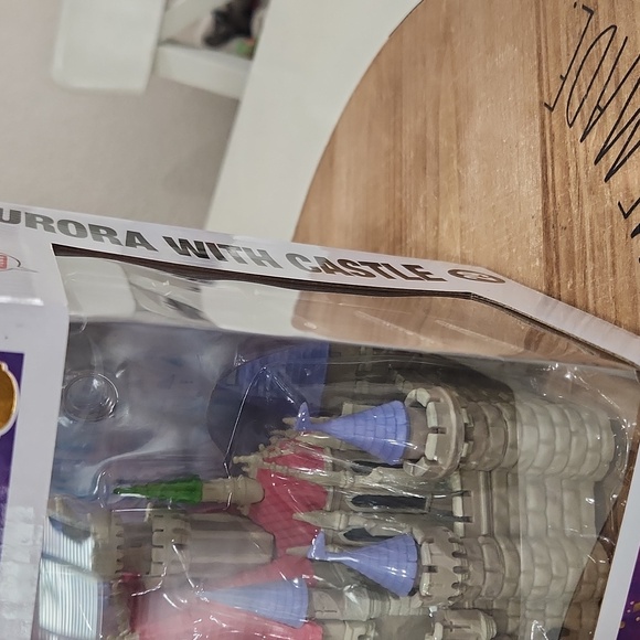 Funko  Aurora with Castle Vinyl Figure - Picture 6 of 6